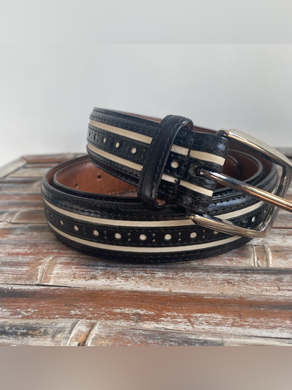 Johnston & Murphy leather black & white belt Classic office work retro dapper